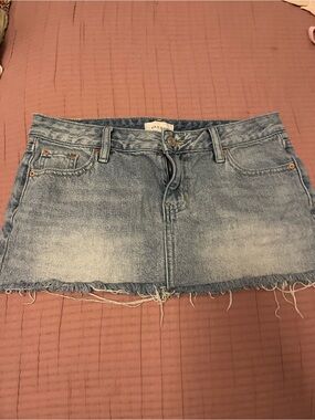 Pre-loved Pac Sun Classic Light Blue Denim Mini Skirt